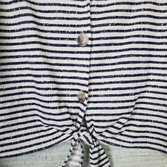 Old Navy Women’s Striped Button Front Tank Top Tie Hem Size L - Picture 2 of 6